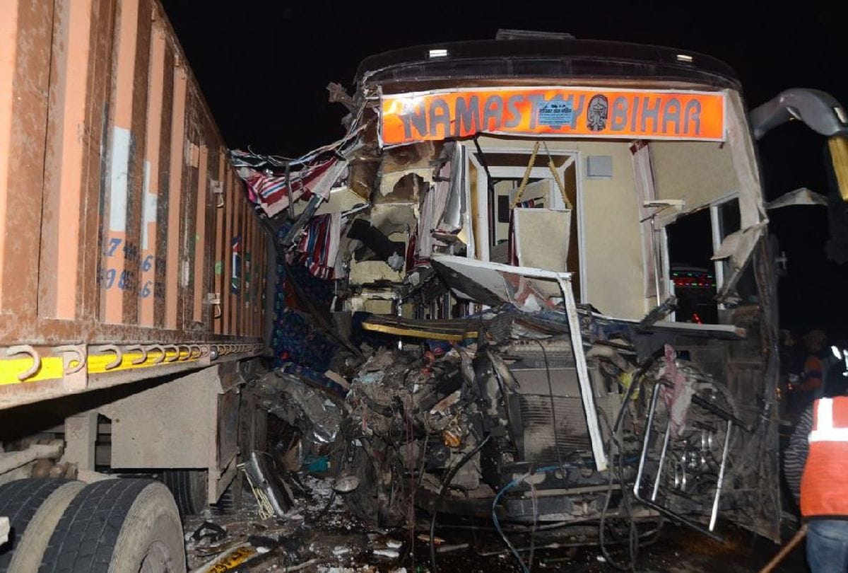 agra lucknow expressway bus accident victims