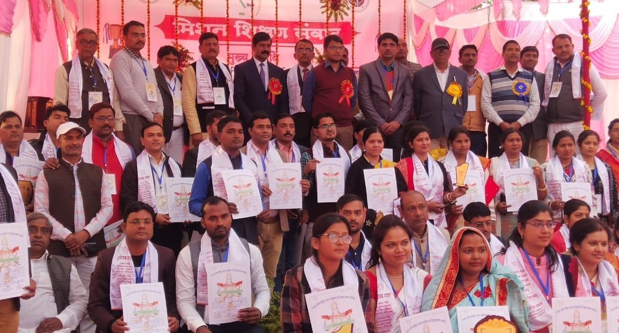 DM honored 70 teachers