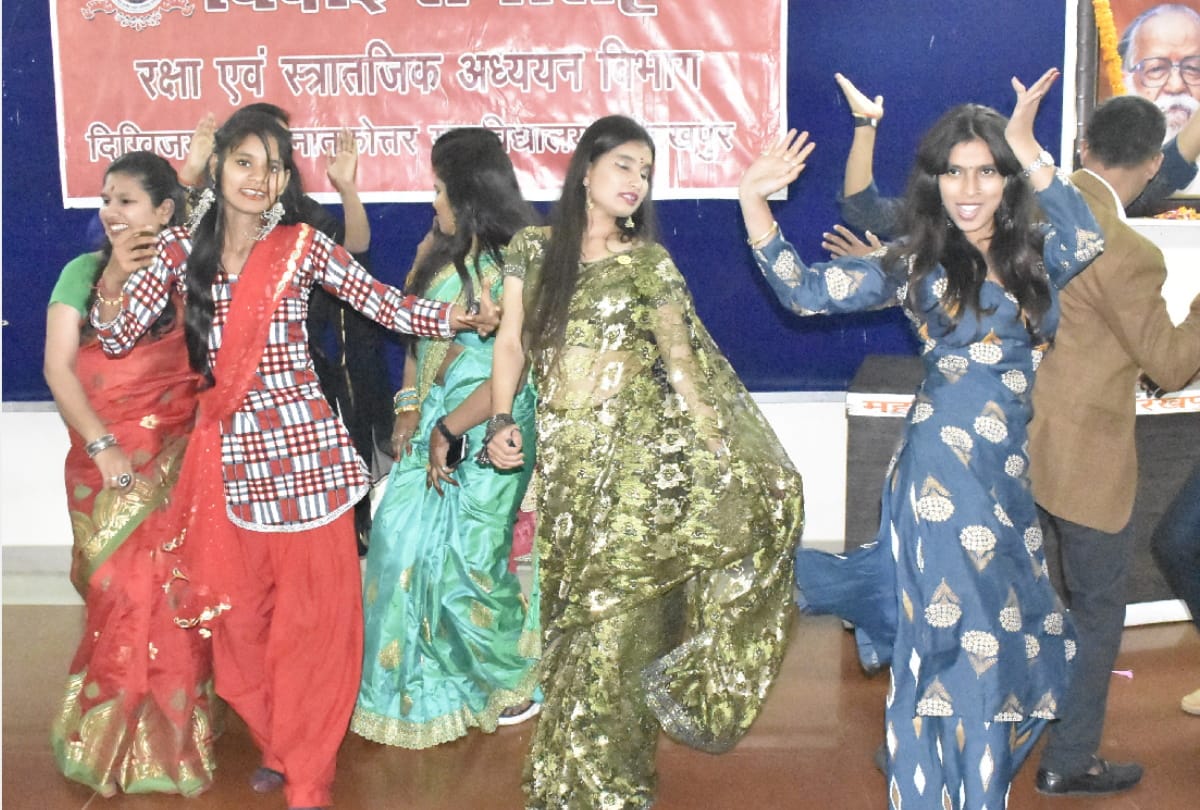 Farewell ceremony orgnised in DVNPG College gorakhpur