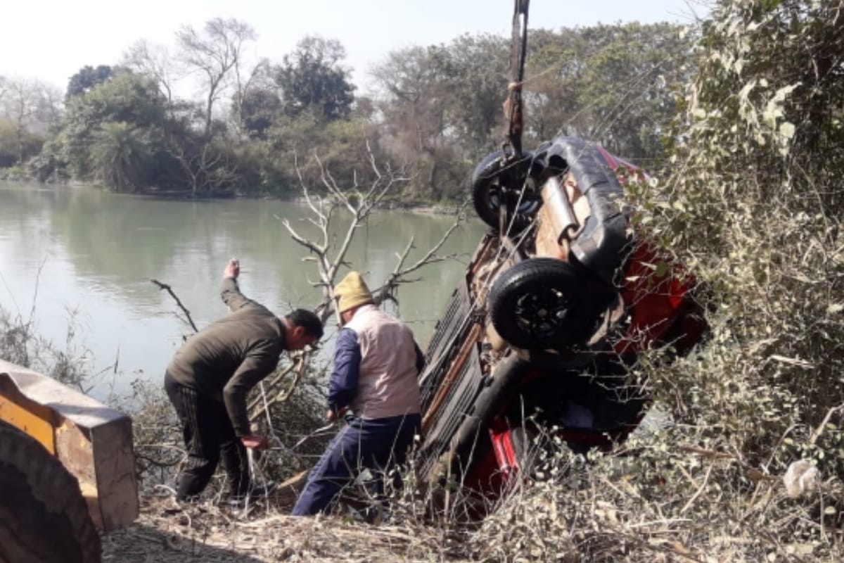 Brezza Car Fell into into  gang nahar min Muzaffarnagar District, two survived, another died