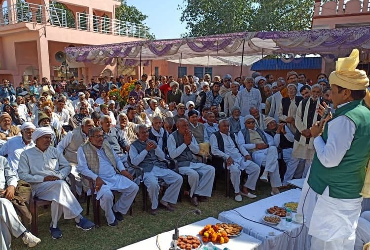 Haryana Minister Ranjit Singh Chautala reached at Charkhi Dadri