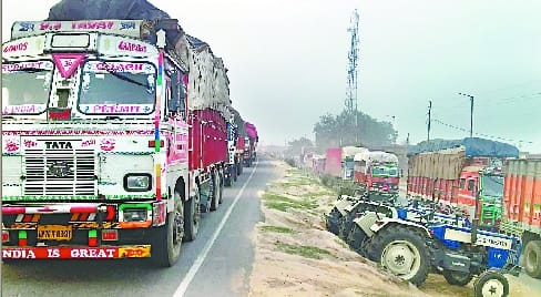 Hulasangra crossing again jammed two kilometers long