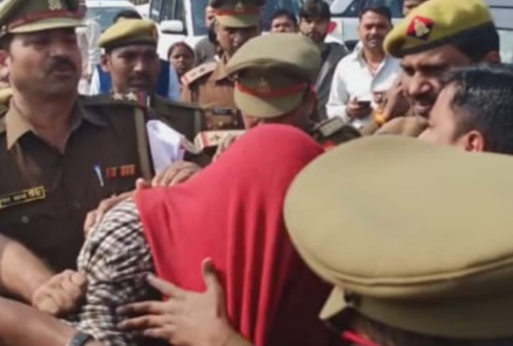 man tried to set fire himself near vidhan bhavan