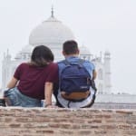महताब बाग से ताजमहल को निहारता विदेशी युगल (फाइल)