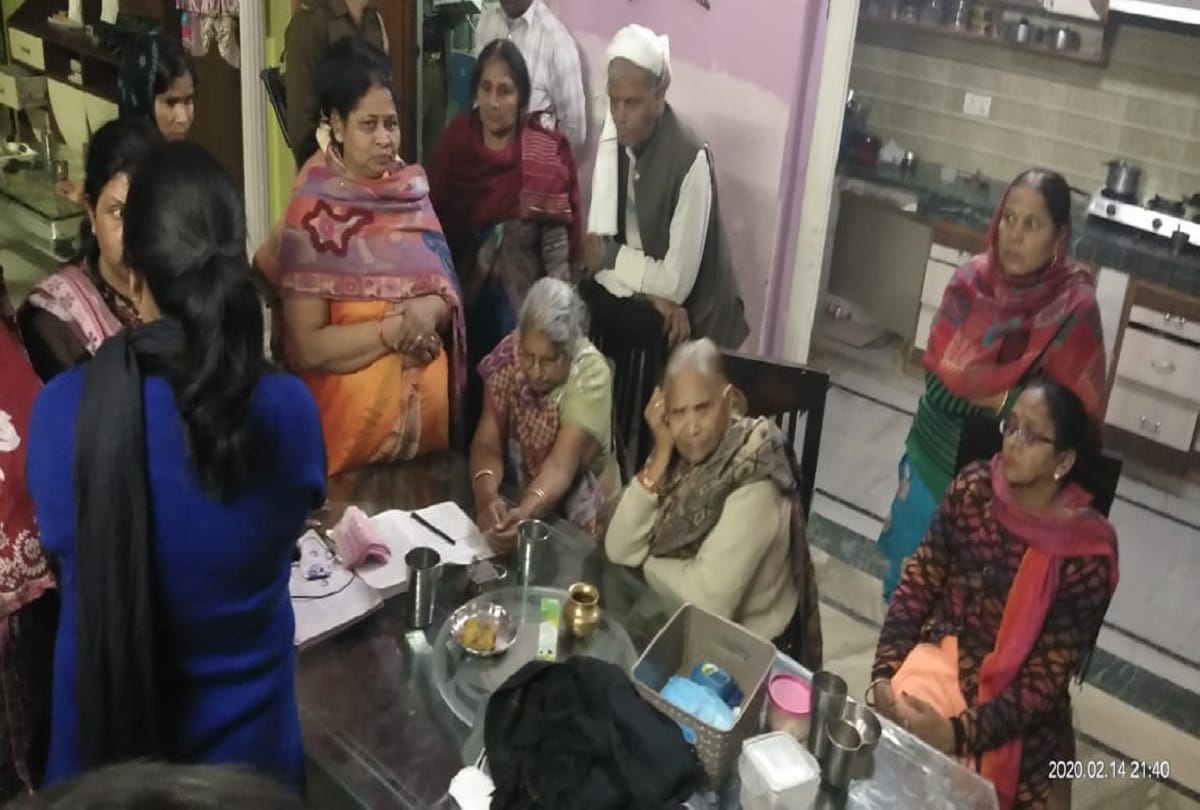 Noida: miscreants looted the family of grocery businessman in surajpur