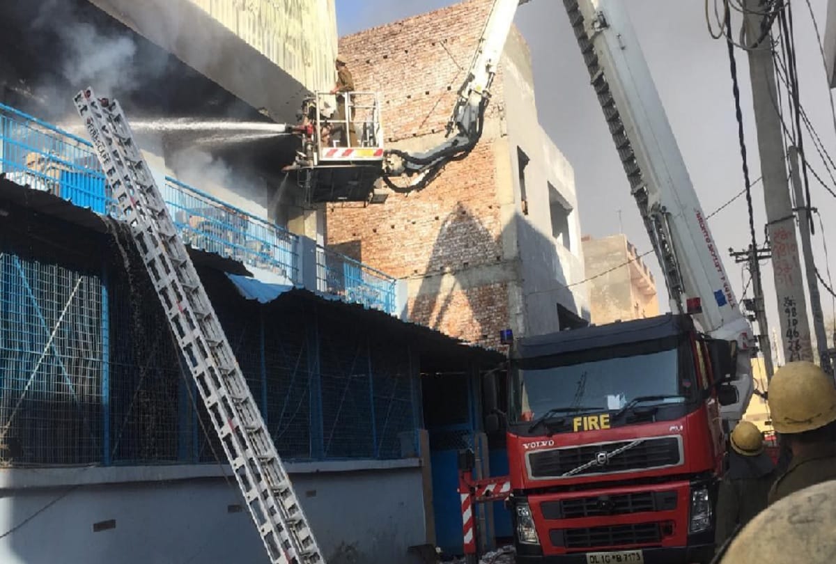 Fire in a bike parts factory in Mundka