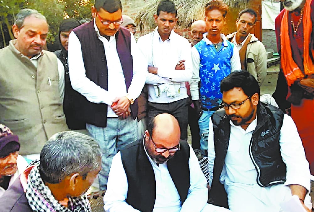 Congress state chief Ajay Kumar Lallu meets to farmers in sitapur.