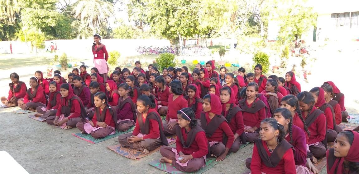 Police can not interrogate children in uniform