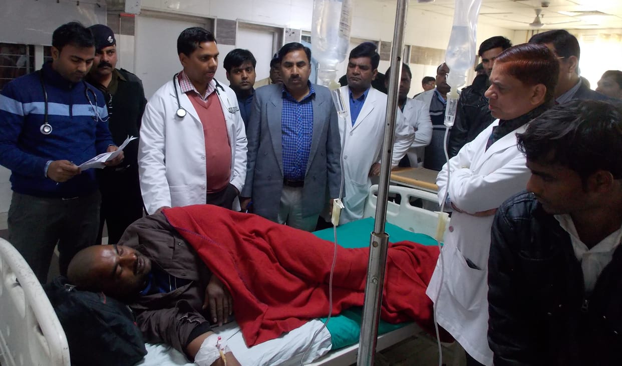 etawah news accident express way