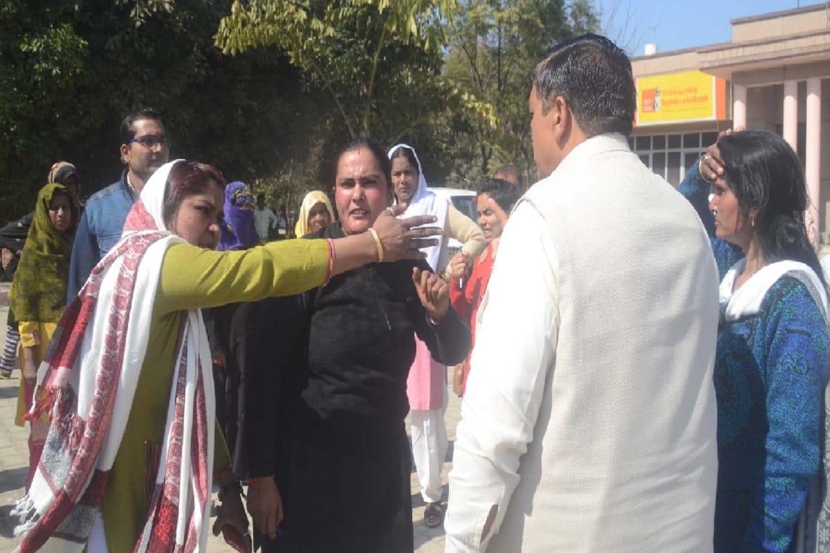 Congress workers have fought among themselves during the protest in Baghpat