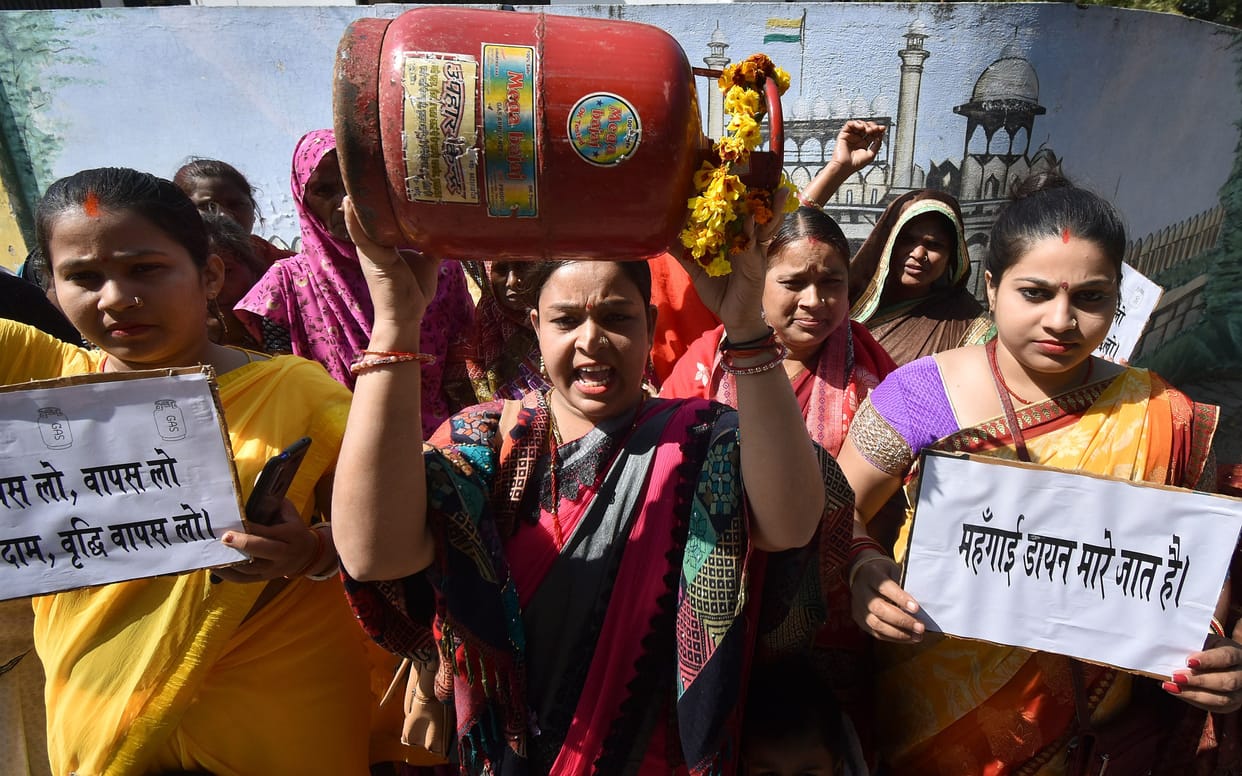 Congressmen protest against increase in LPG price