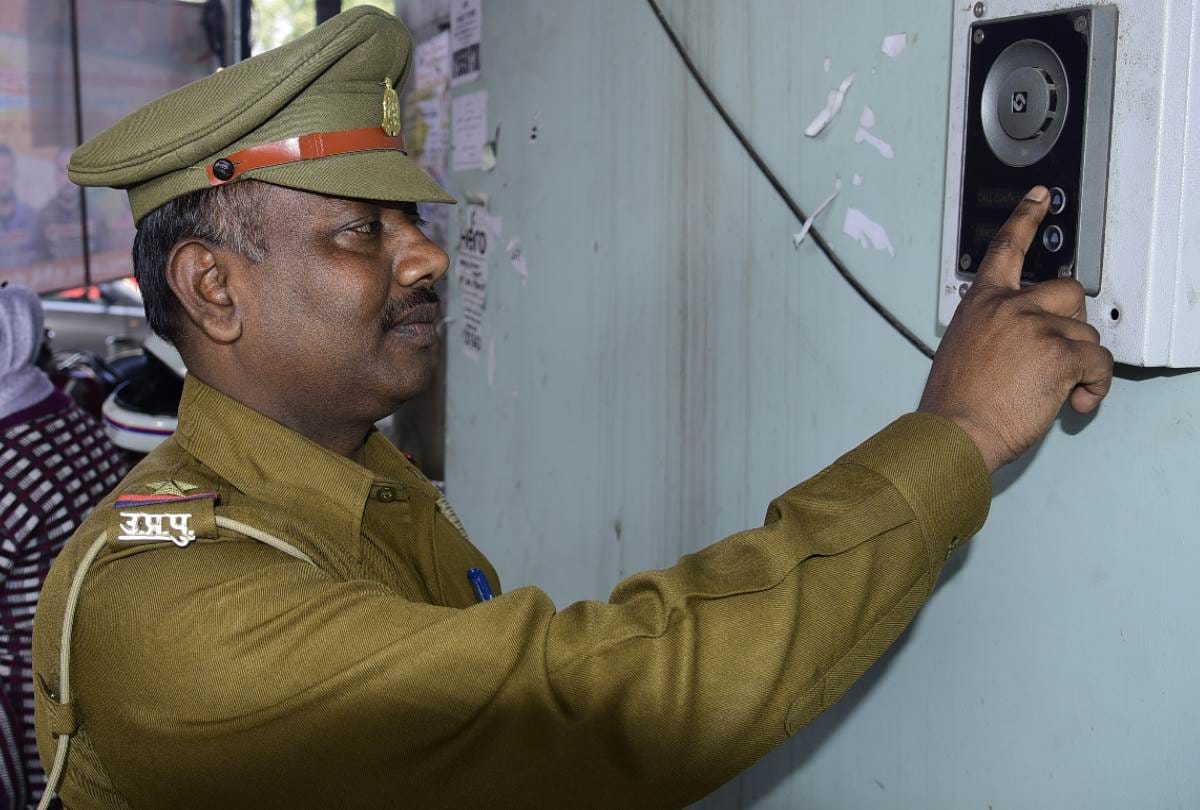 emergency button system started at chauraha in lucknow