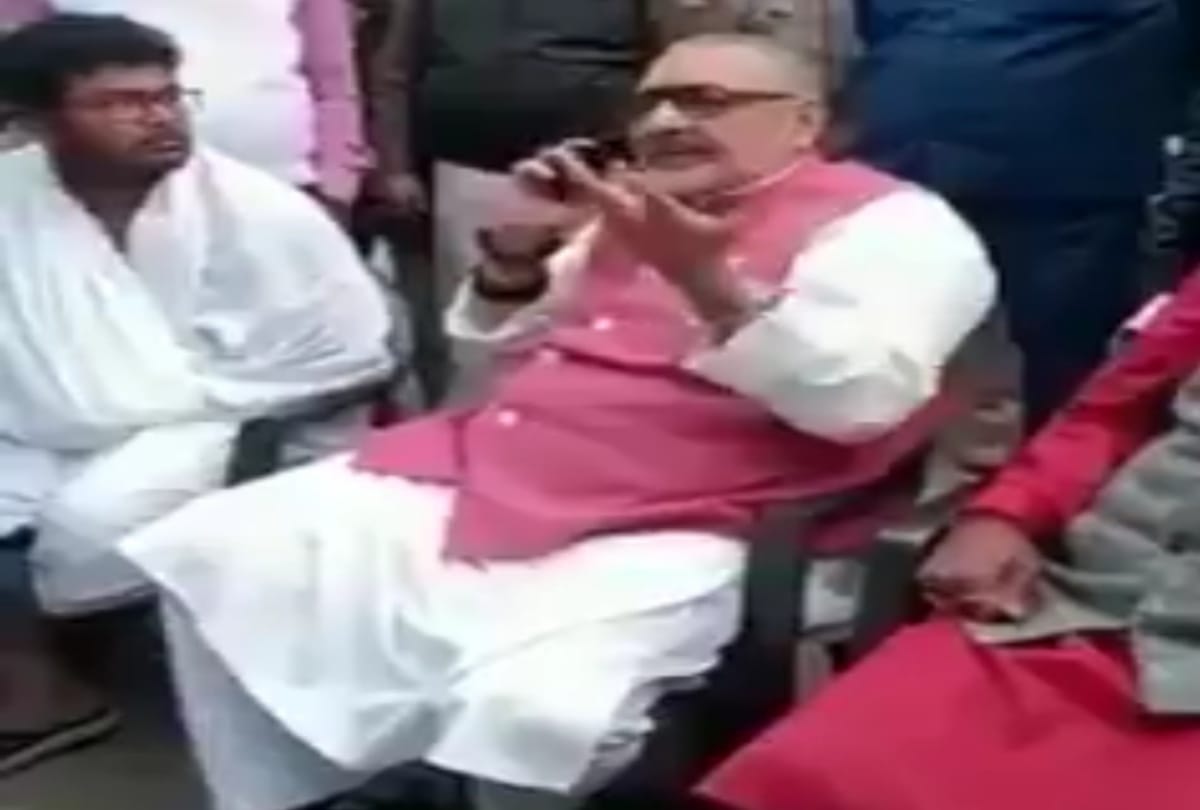 Union Minister Giriraj Singh threatens SP of Begusarai law and order