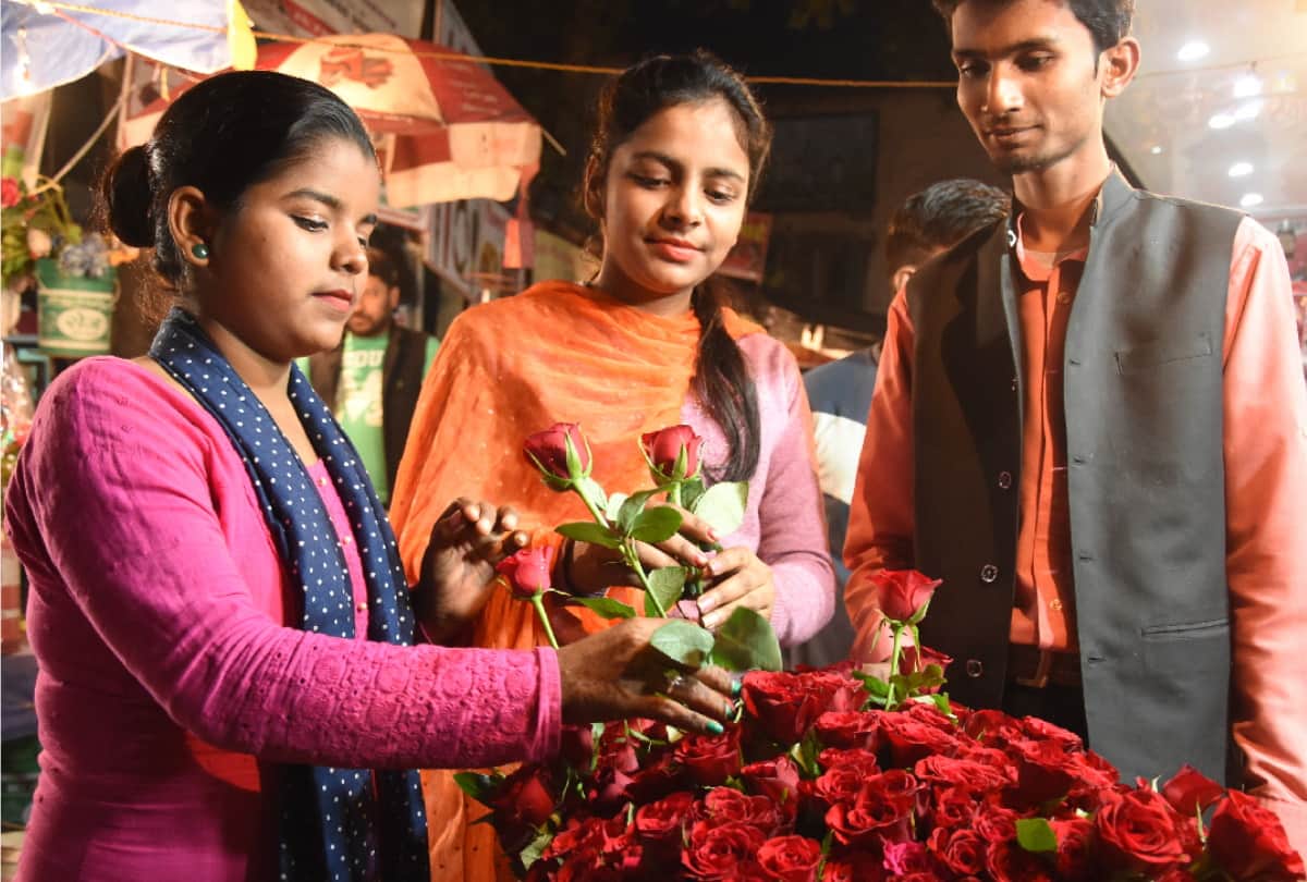 Couple celebrate Valentine day 2020 in Gorakhpur