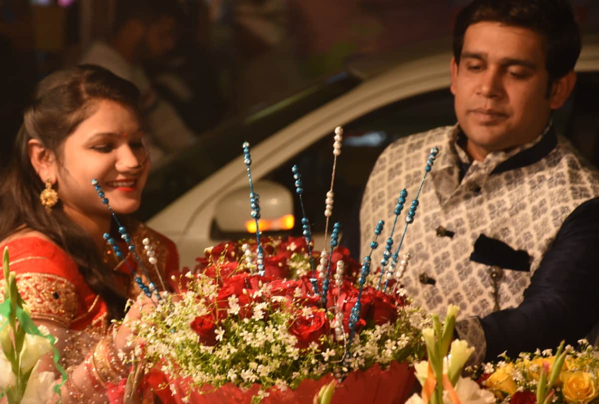 Couple celebrate Valentine day 2020 in Gorakhpur