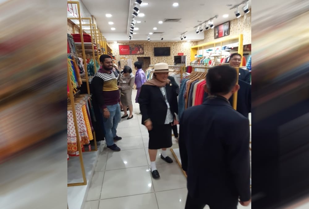 Princess Of Thailand maha chakri sirindhorn Gone To mall and doing Shopping in uttarakhand