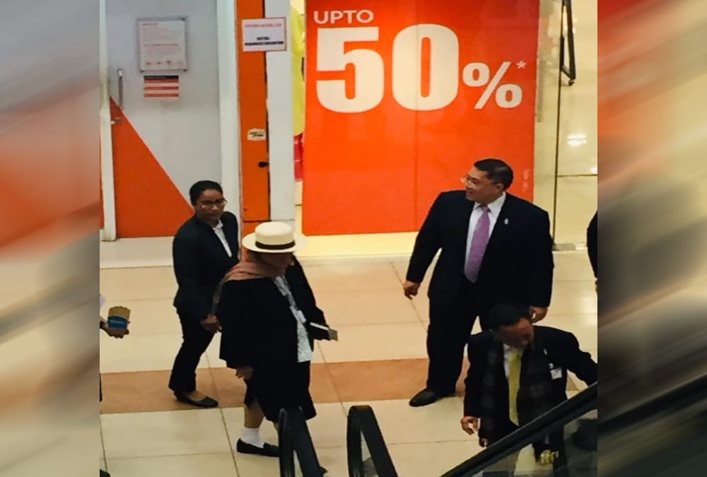 Princess Of Thailand maha chakri sirindhorn Gone To mall and doing Shopping in uttarakhand