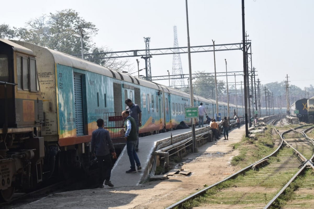 Trains will get signal in five zones from equipment made in Gorakhpur railway factory