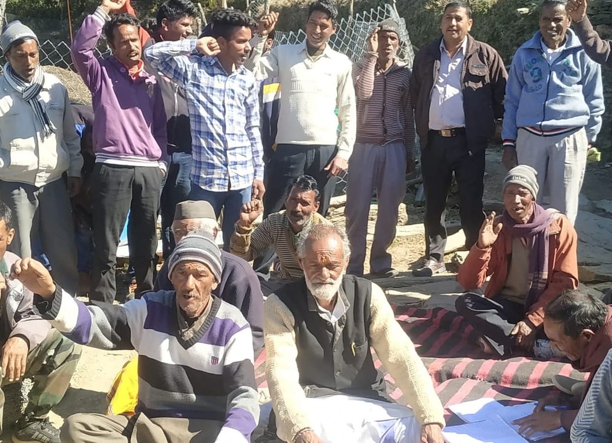 Hunger strike started due to drinking water problem