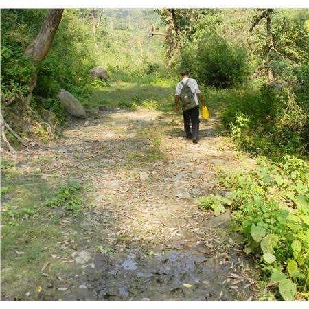 When will the residents of Ajmer Patti join the road