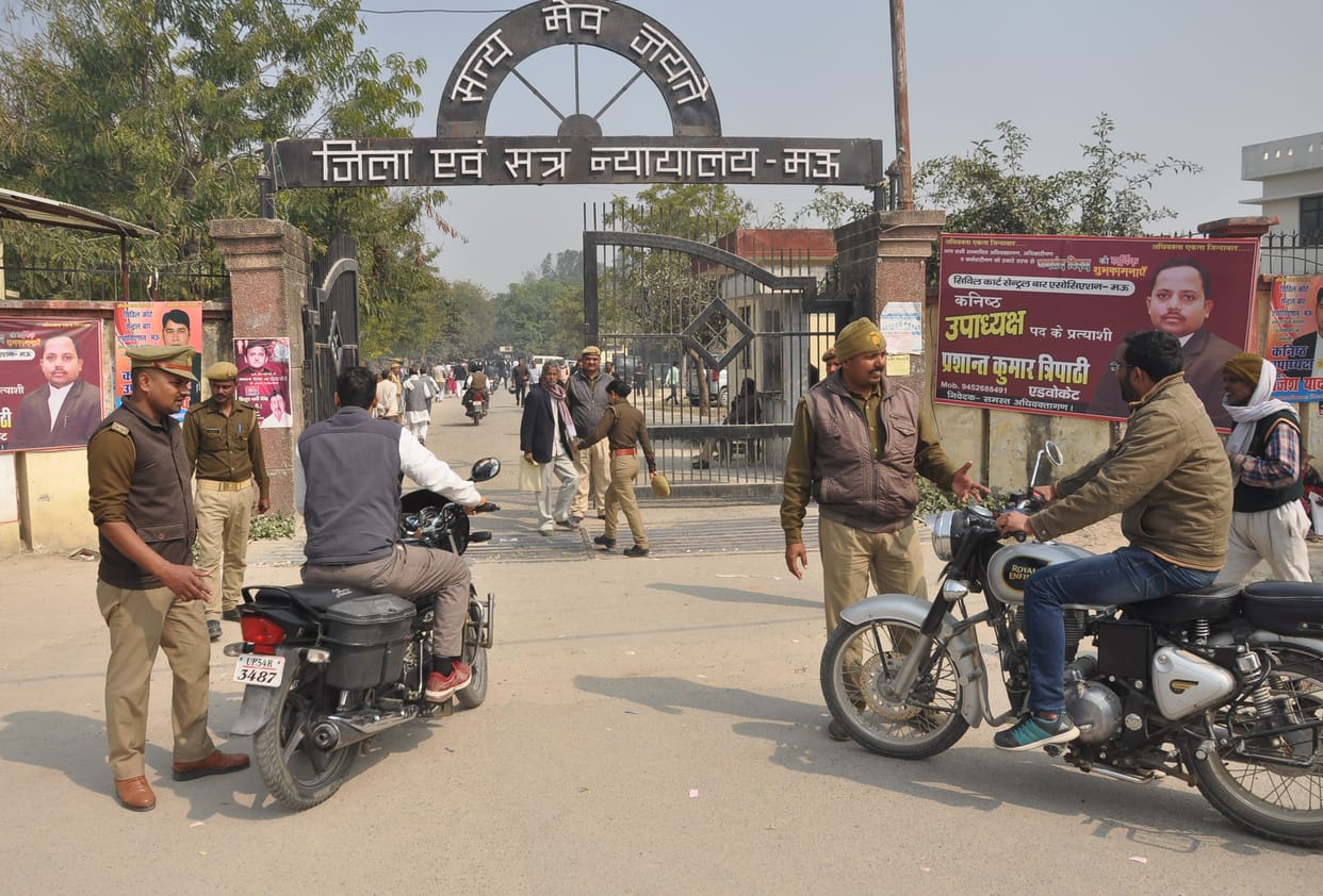 Police is alert about Lucknow scandal, check of ICard of advocates