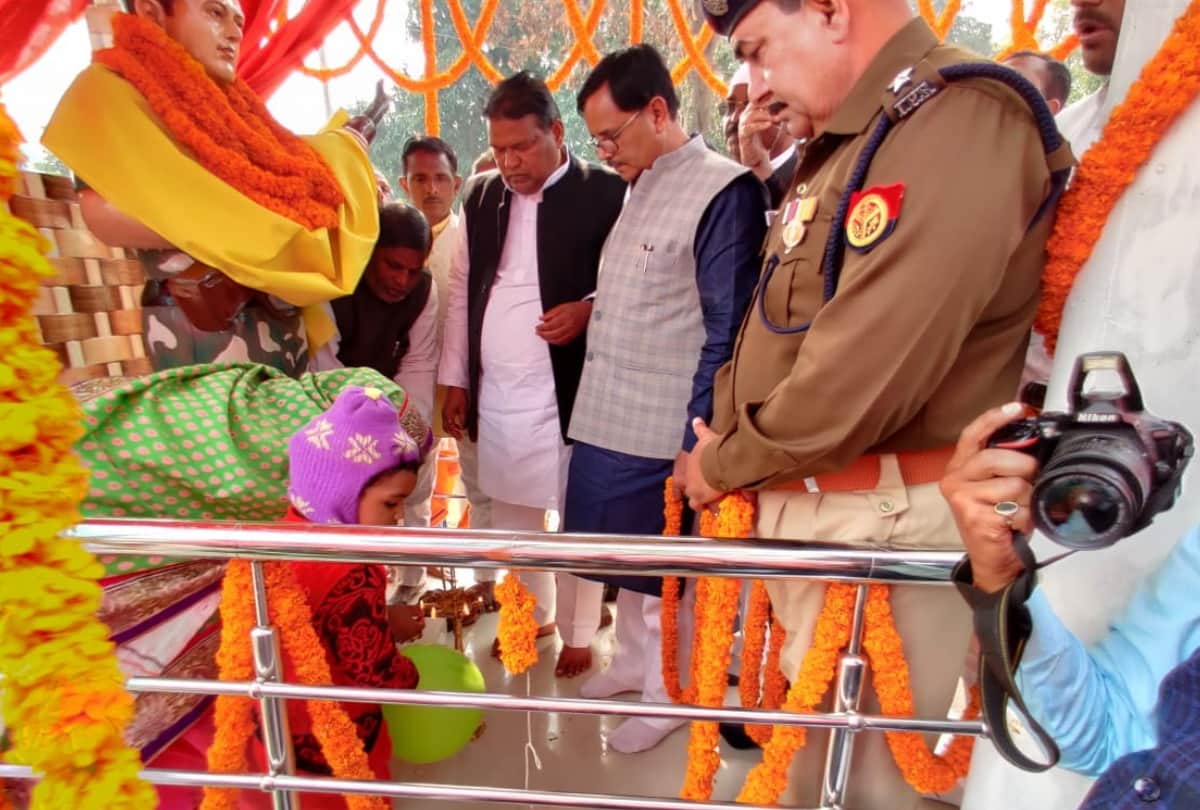 martyred Vijay Maurya statue unveiling after Pulwama attack