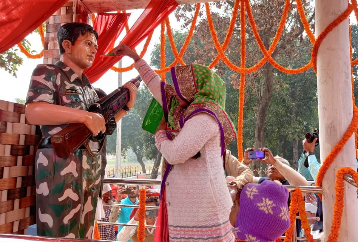 martyred Vijay Maurya statue unveiling after Pulwama attack