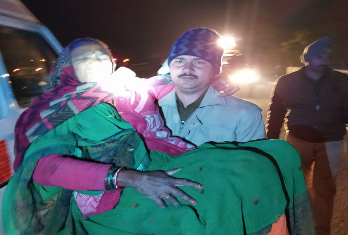 Accident at yamuna express way 30 Injured At Mile Stone 106 Mathura