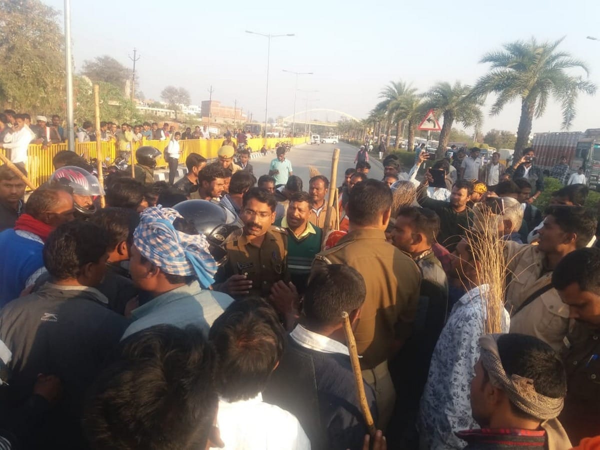Sweeper dead in hit by car accident in babatpur varanasi