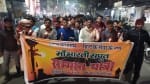 पुलवामा में शहीदों की याद में पडरौना नगर में कैंल मार्च निकाला गया।
