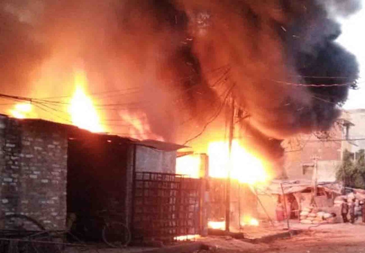 fire caught in plastic and furniture factory in kanpur