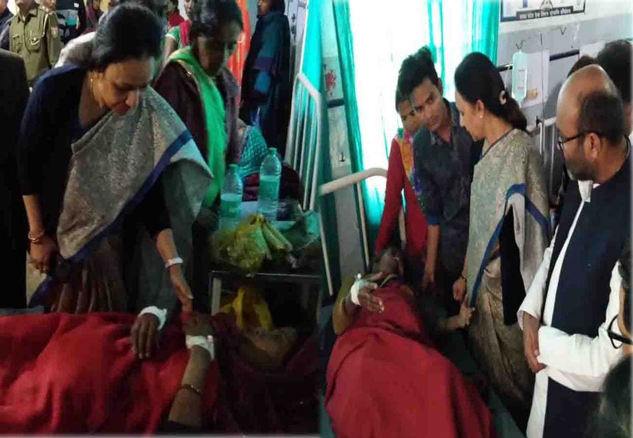 Congress workers reached the district hospital in kanpur dehat