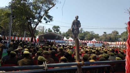 PM Modi will hand over 12 hundred crore Kashivasis including Mahakal Express today