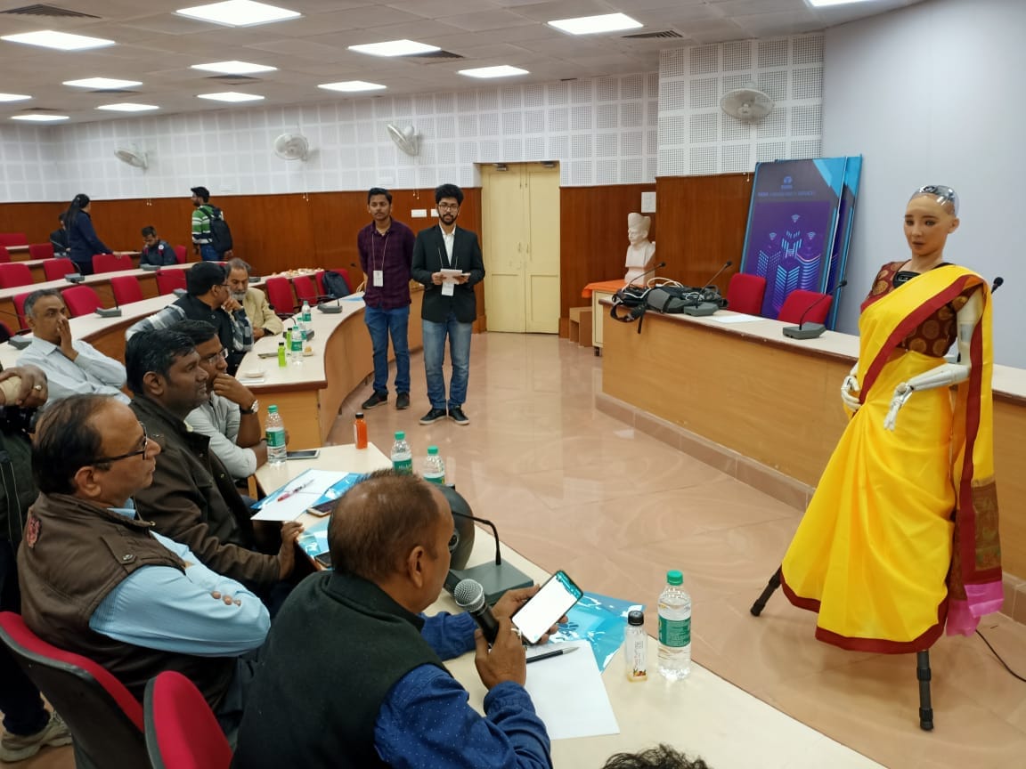 humanoid Sophia chanted slogan of Har Har Mahadev, applause echoed