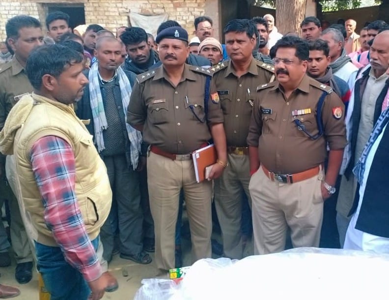 Family members created ruckus by keeping dead bodies on the door