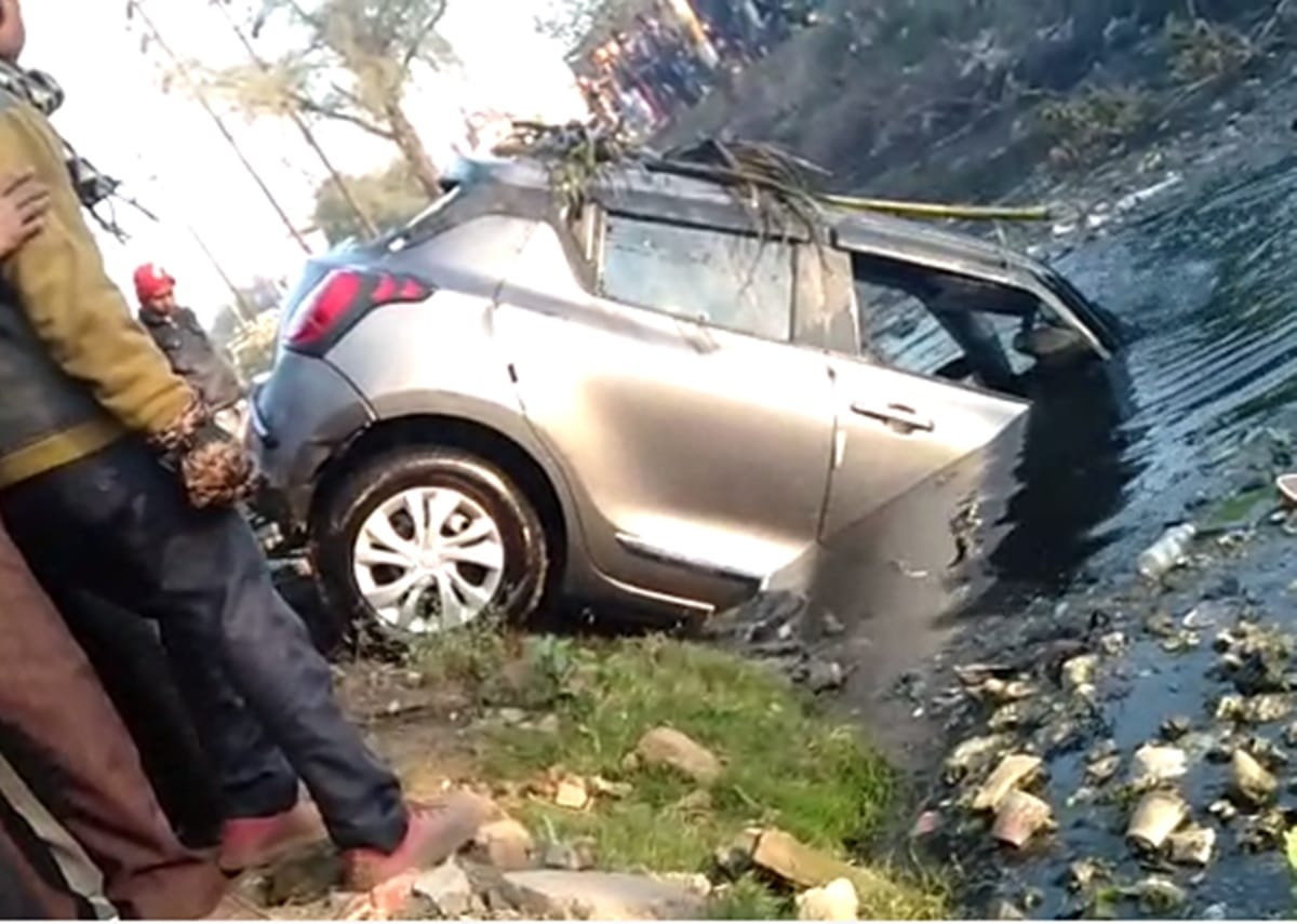 Aligarh: Three people died in a car accident