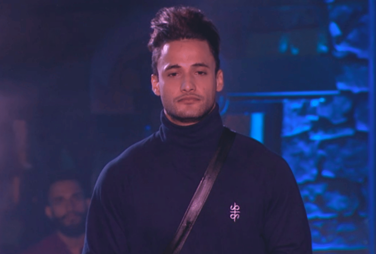 Bigg Boss 13 Asim Riaz contestant Asim Riaz gave his trophy to Sangeeta Bhatia