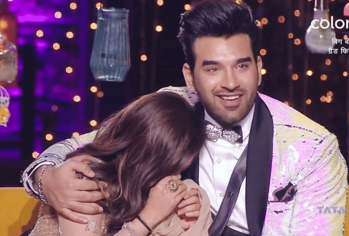 Bigg Boss 13 Grand Finale 2020 Live Updates Paras Chhabra Quits and Takes Rs 10 Lakh