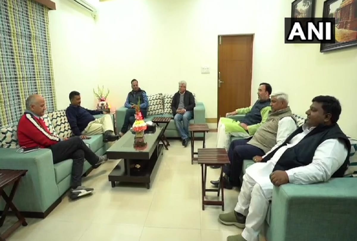 Arvind Kejriwal meet on diner with Cabinet member