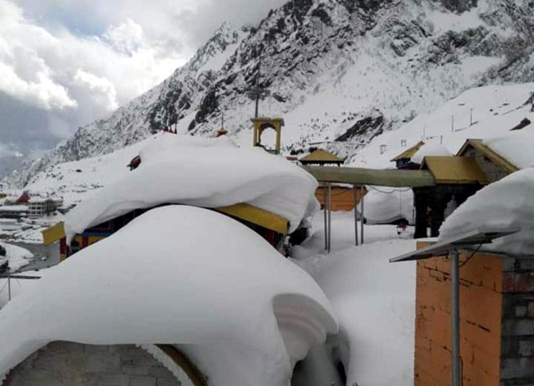 Uttarakhand: Glacier on Badrinath highway from Radang band to Mana village