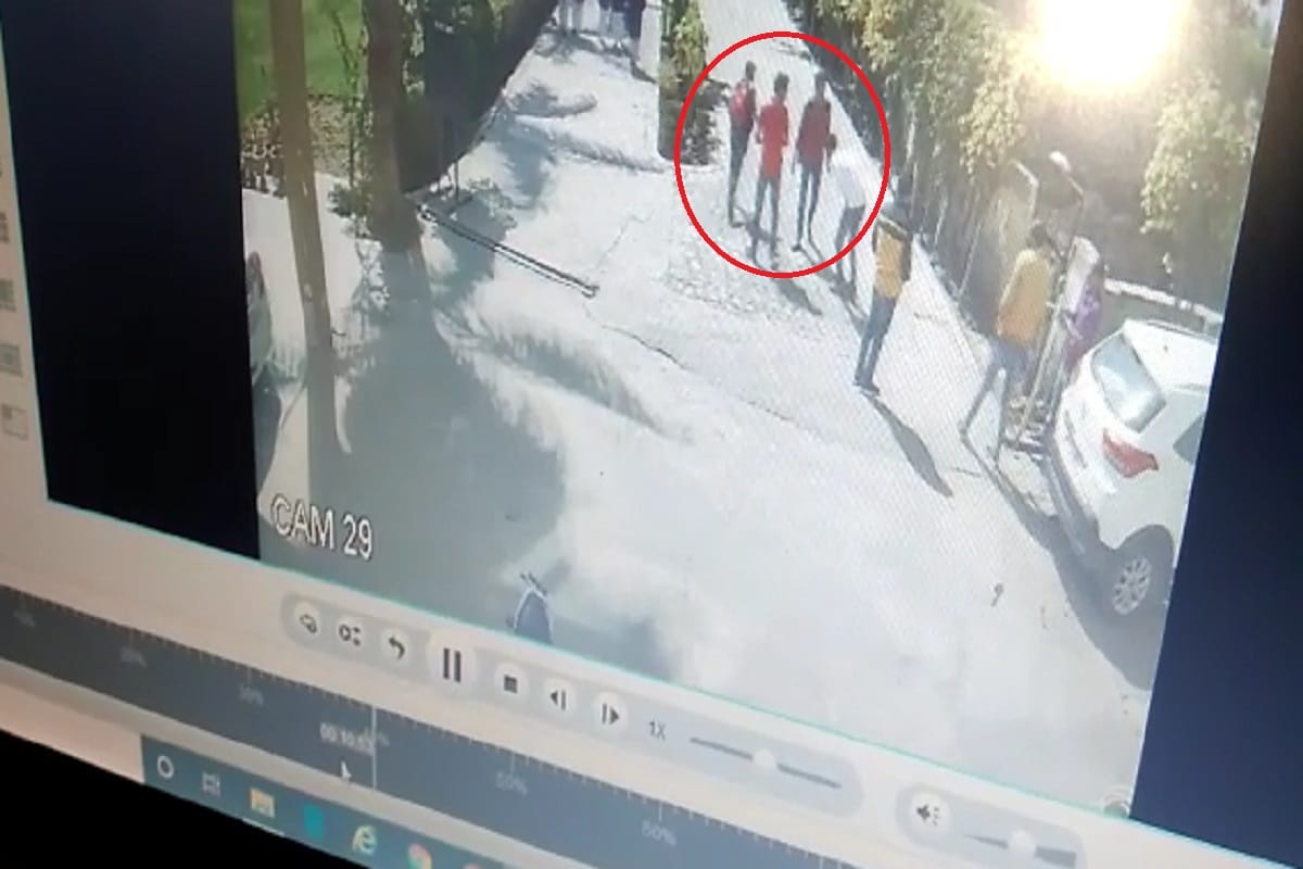 Police has revealed the murder of the director in Baghpat