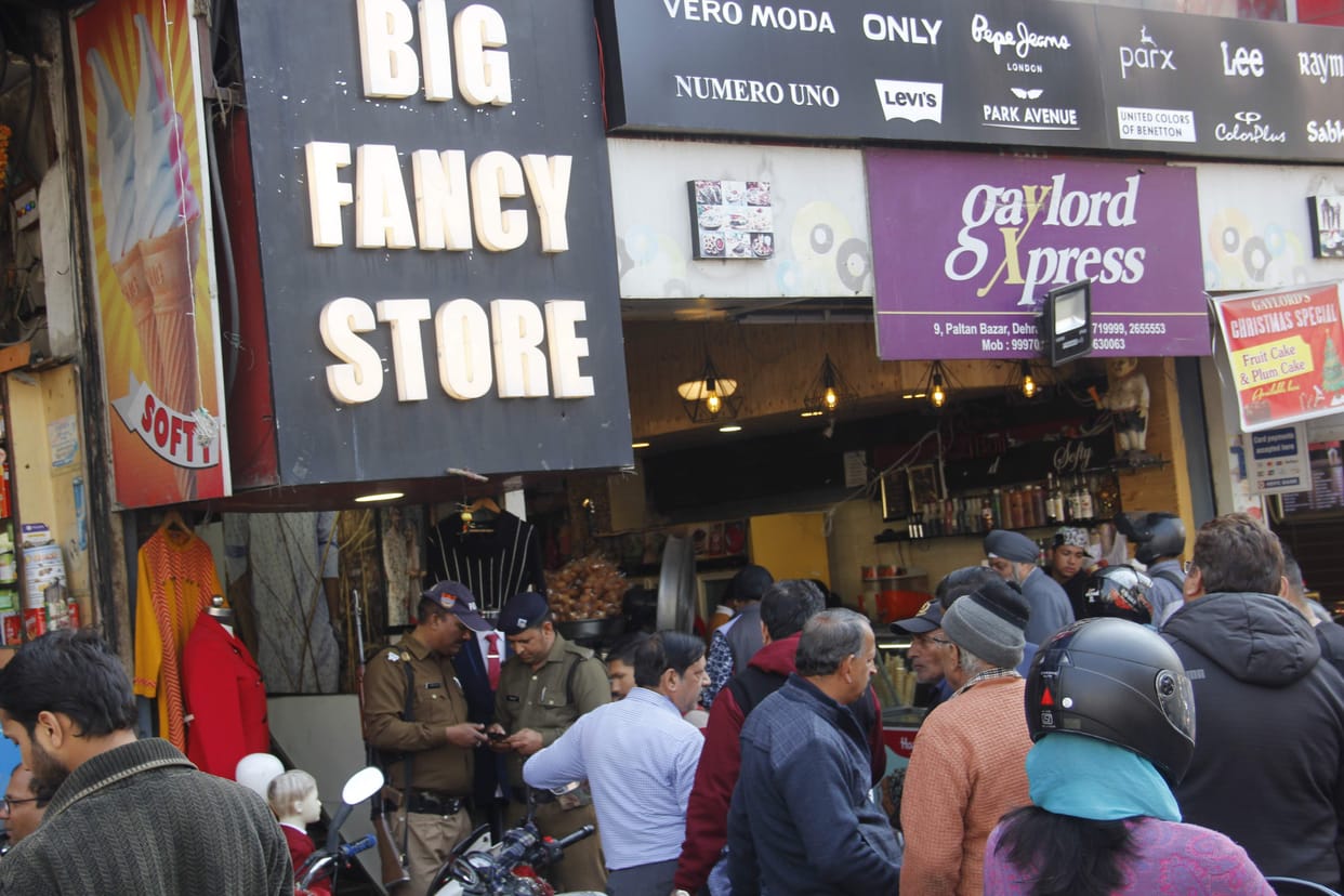 Income tax department raids shops in Paltan Bazar
