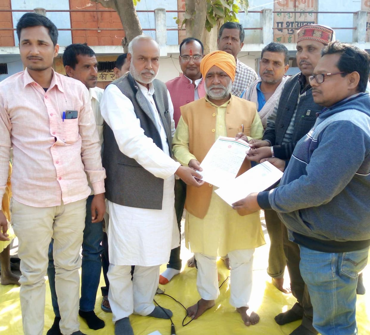 Demonstration for construction of school buildings