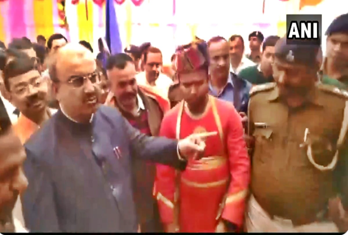 Bihar Health Minister asks for suspension of a police officer who fails to recognize Mangal Pandey