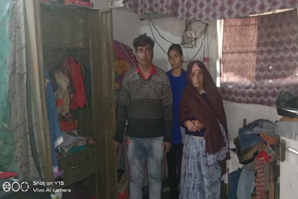 Miscreants have looted in a house in Bhola village of Meerut city