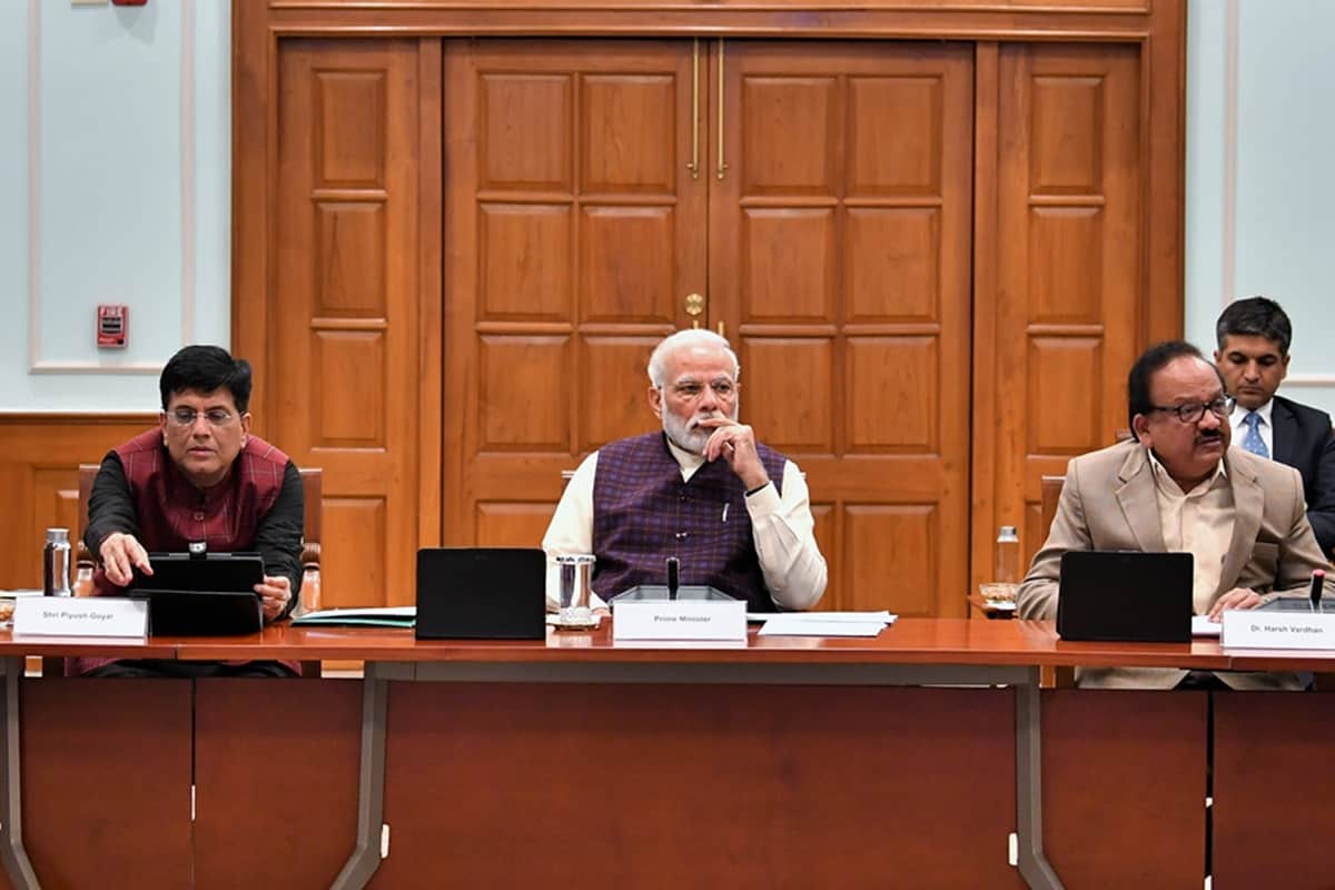 pm narendra modi government has taken big steps to stop spreading corona virus in indian railway