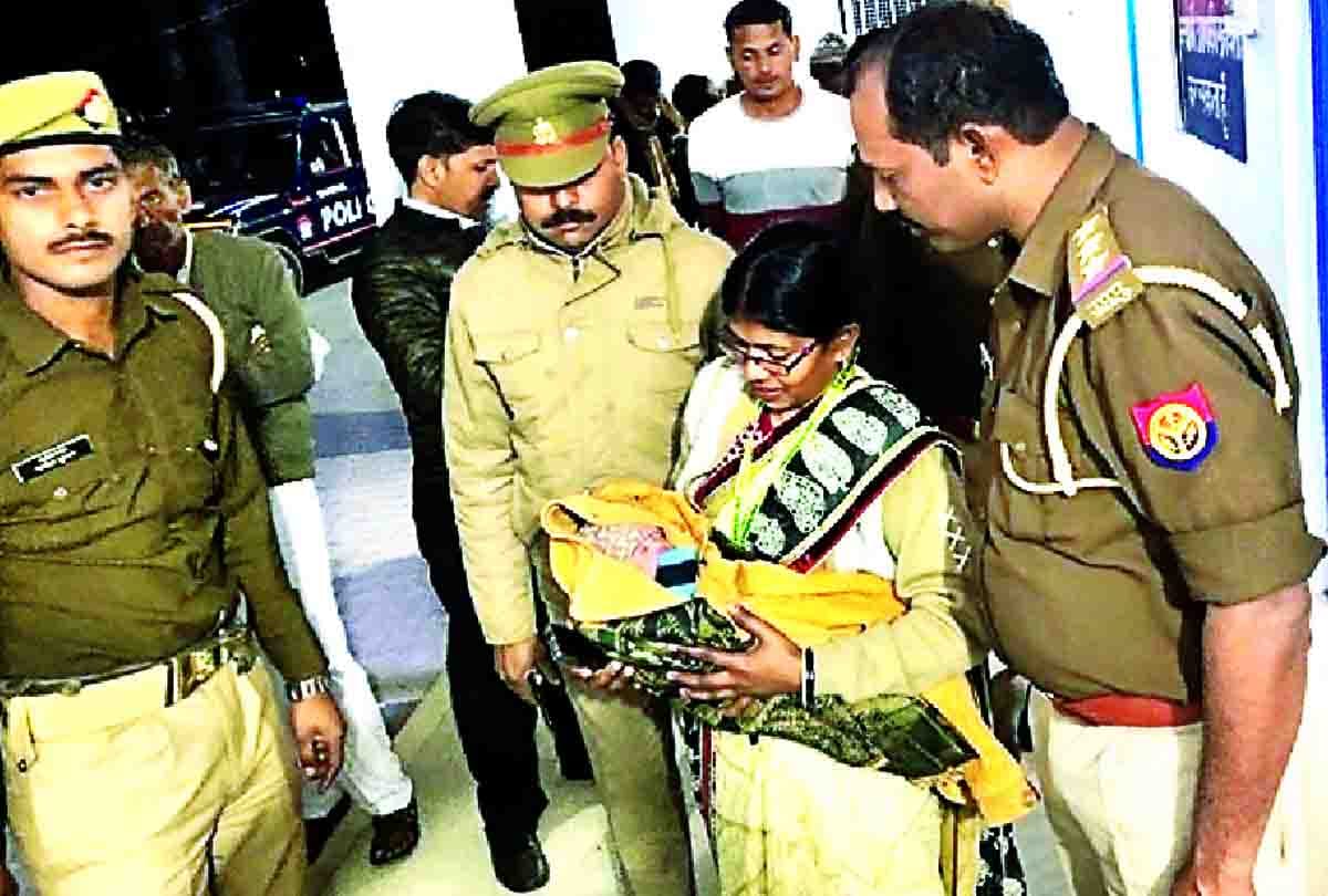 Mother thrown newborn baby in forest