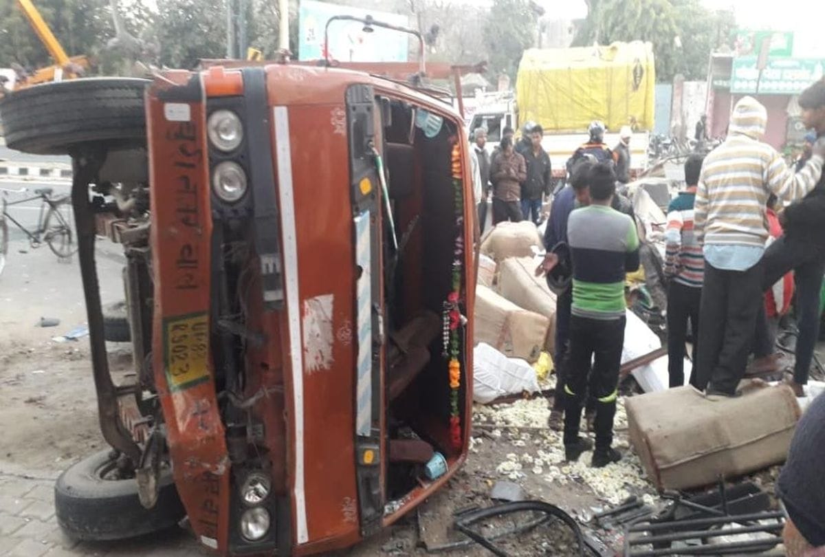 road accident on fatehabad road in agra