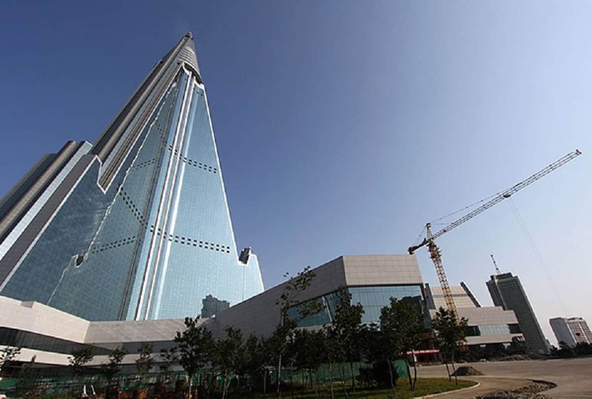 Ryugyong Hotel Of North Korea Known As 105 Building Cursed Hotel In The World