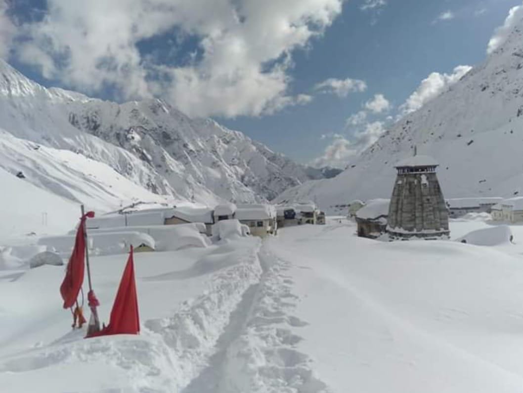 kedarnath : reconstruction work of Prime Minister Narendra Modi dream project stalled for two months